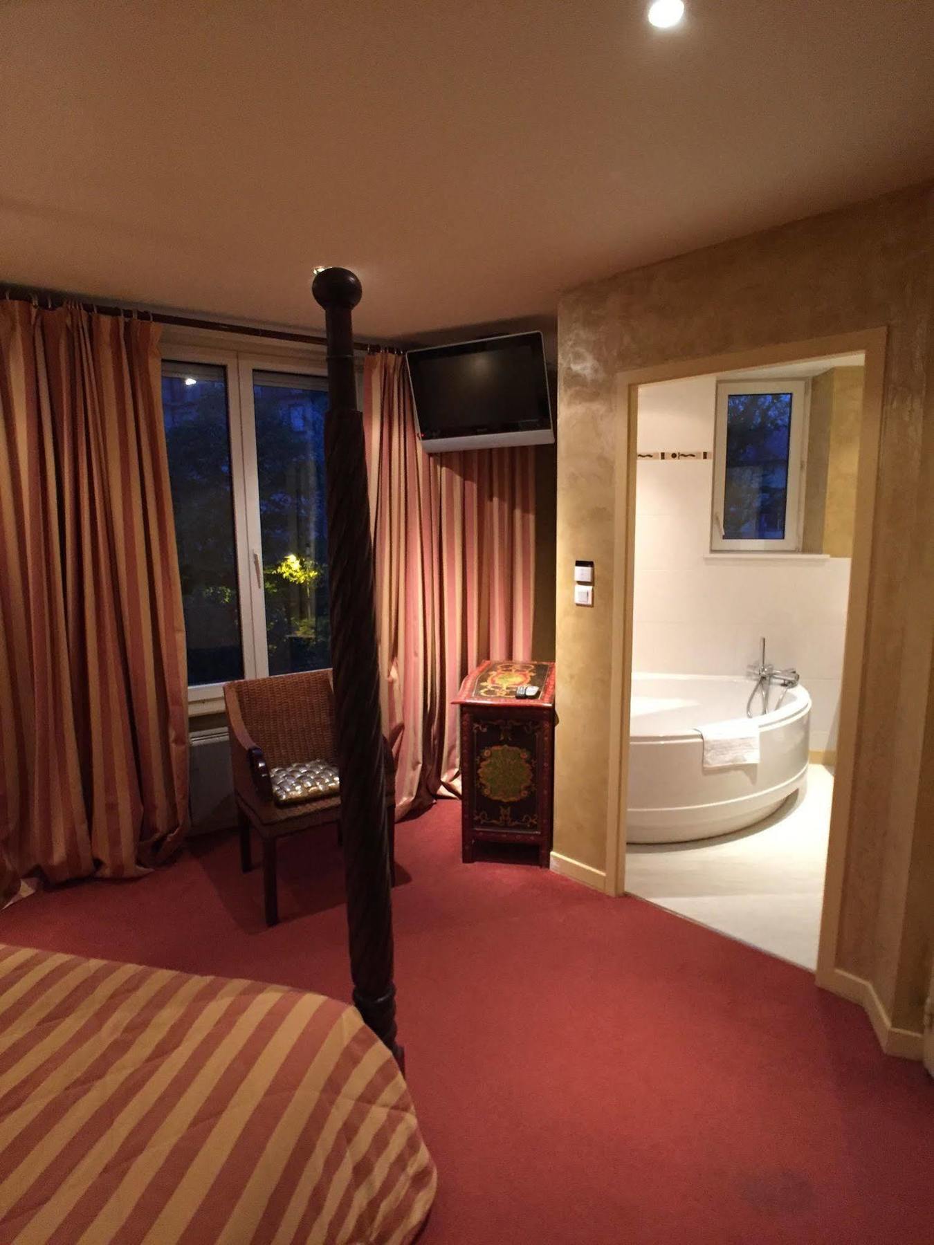 Providence Hotel ヴィッテル エクステリア 写真